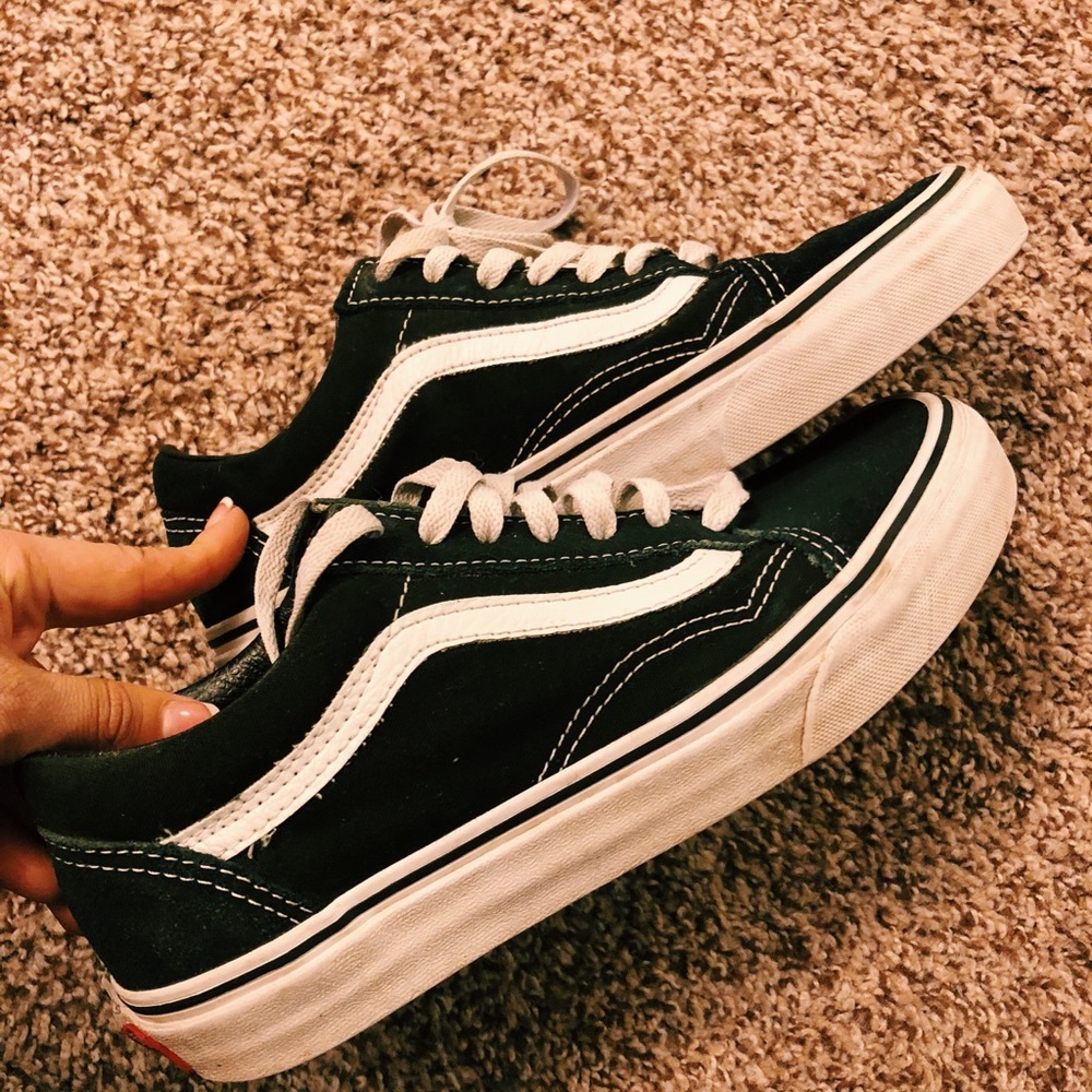 BLACK VANS